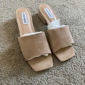 Steve Madden Amir tan suede sandals